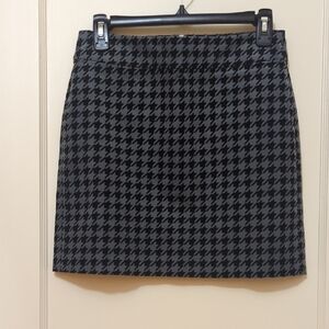 Banana Republic Black and Gray Houndstooth Mini Skirt